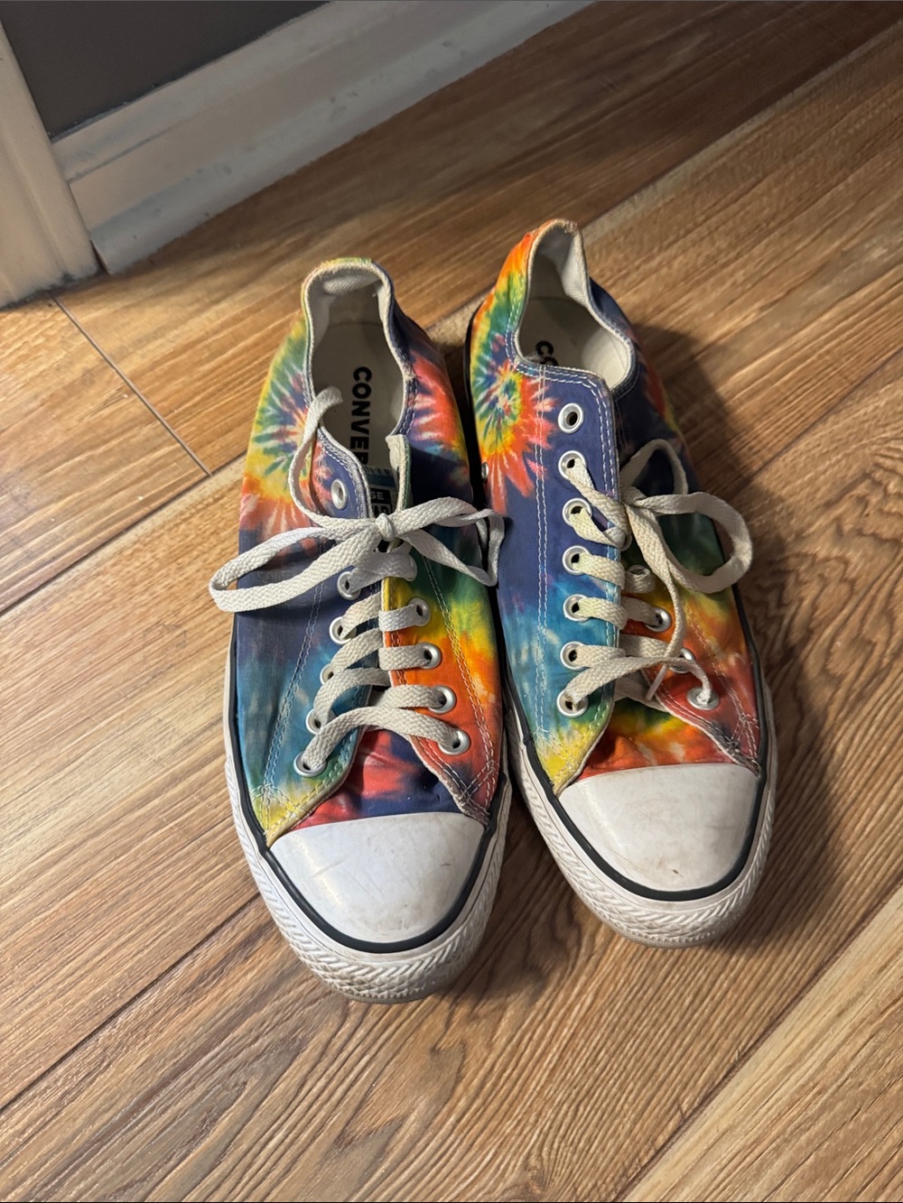 Converse Tie-Dye Low Top Sneakers - Rainbow